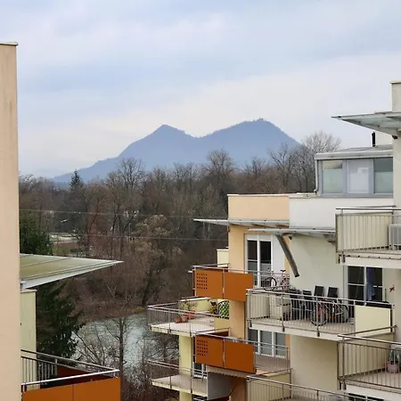 Appartamento Beautiful In With Free Parking *